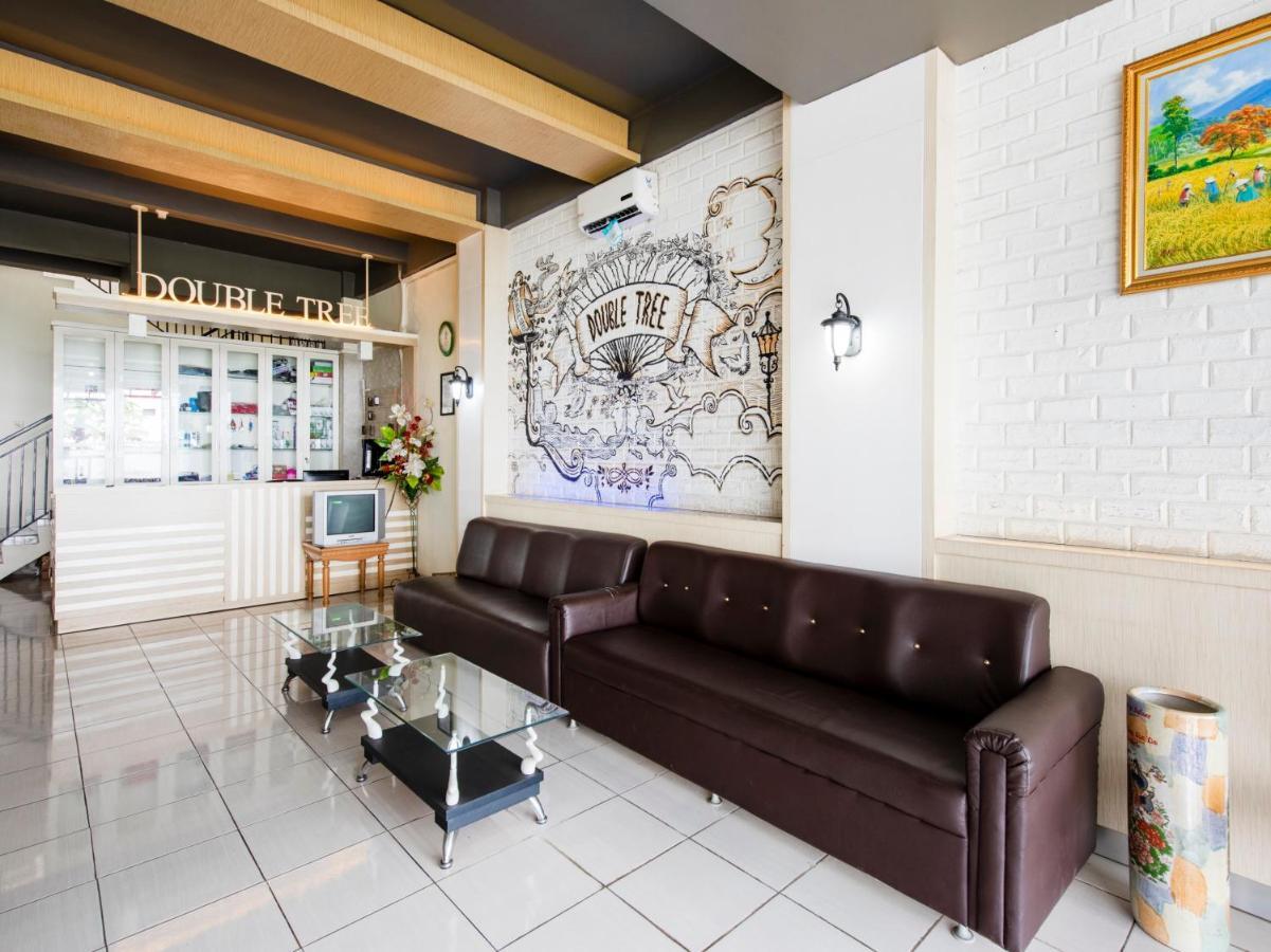 Oyo 3746 Double Tree Guesthouse Пурвокерто Экстерьер фото