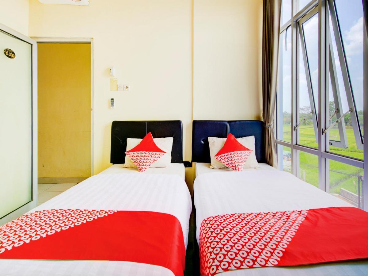 Oyo 3746 Double Tree Guesthouse Пурвокерто Экстерьер фото