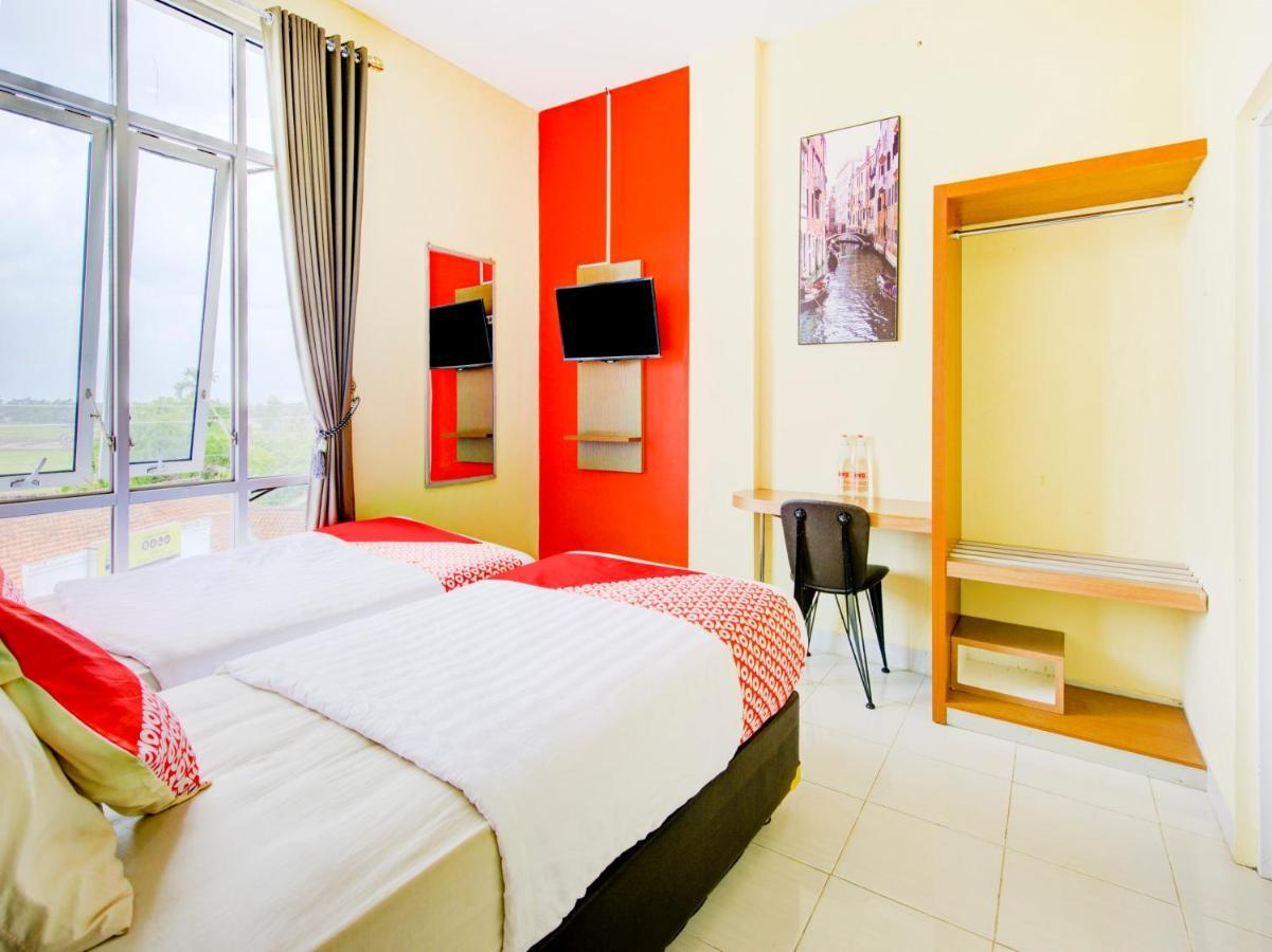 Oyo 3746 Double Tree Guesthouse Пурвокерто Экстерьер фото