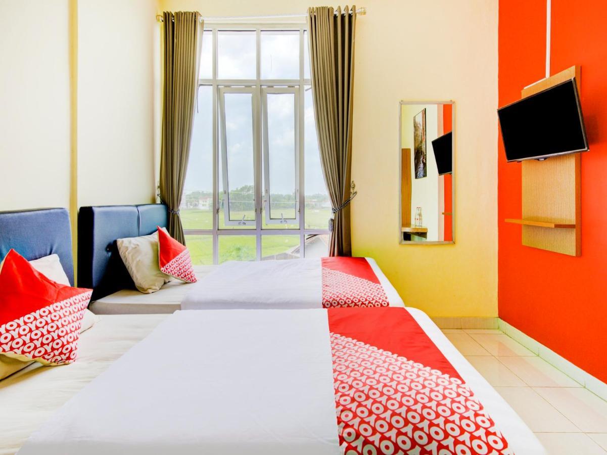 Oyo 3746 Double Tree Guesthouse Пурвокерто Экстерьер фото
